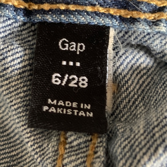 GAP women's deconstructed light fade denim skirt - Picture 2 of 3